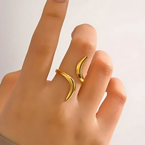 Ripple Serpentine Ring