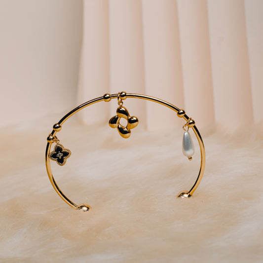 Lucky Clover Haath Kada