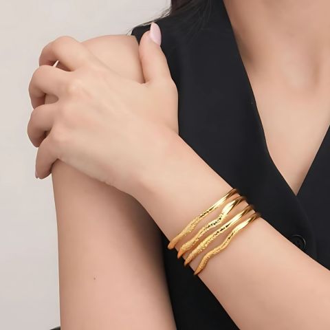 Rippled Elegance Bracelet