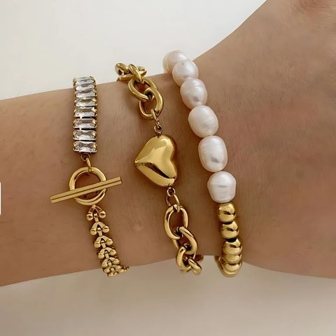 Chic Curve Bracelet