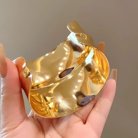 Cuff My Hands (Multi-look)