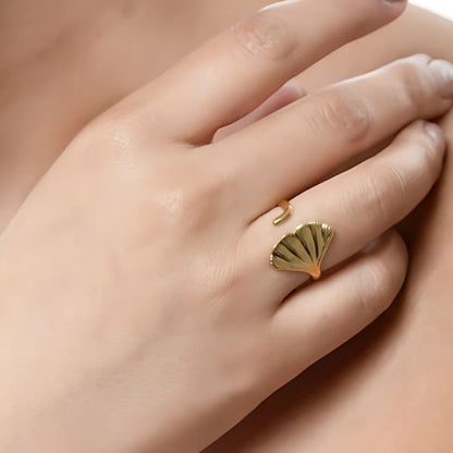 Coral Leaf Muse