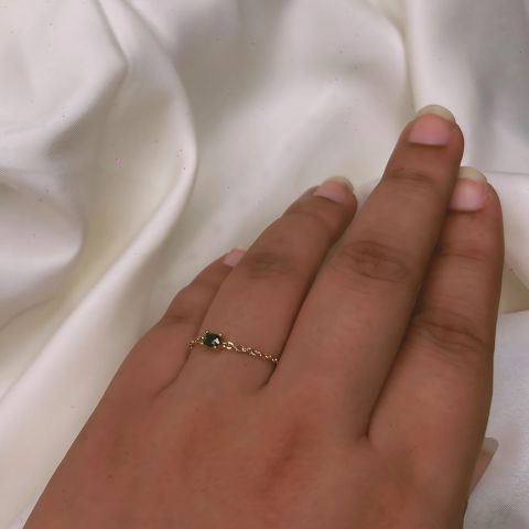 Green Gaze Ring (Adjustable, Oval)