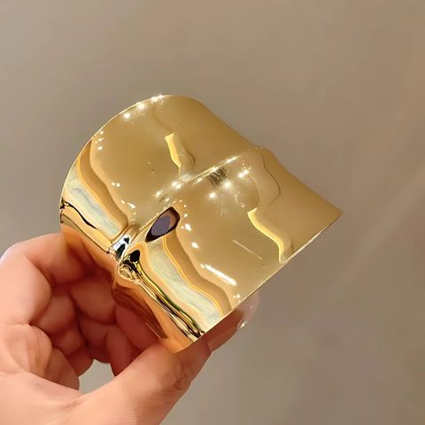 Cuff My Hands (Multi-look)