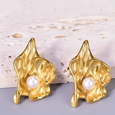 Elegant Pearl Earring