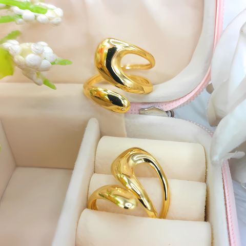 Twisted Ring (Adjustable)