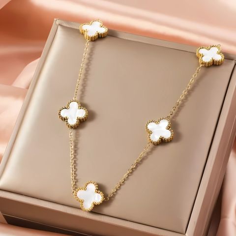 White Clover Necklace
