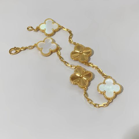 White Gold Clover Bracelet